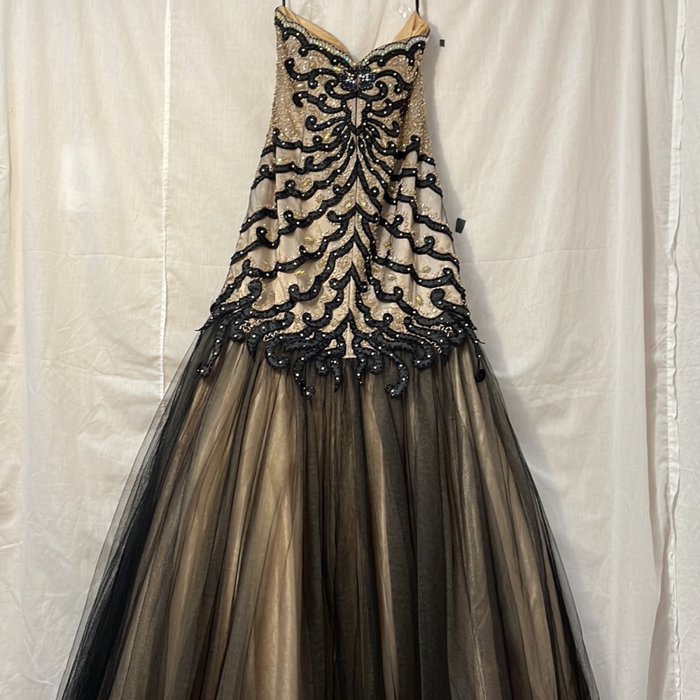 Jovani strapless mermaid black and tan Prom Dress. sz 6 - Picture 7 of 9